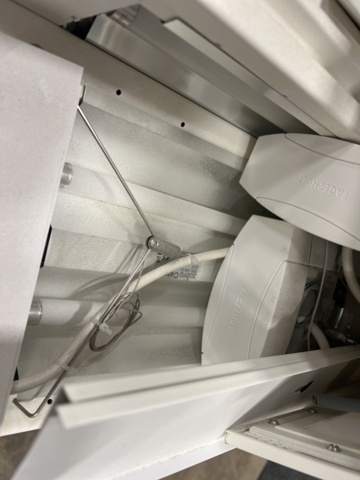 1440552-8 Parti med lysrörsarmaturer