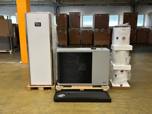 1440743-1 9 kW luft/vatten värmepump från Energy Save med stor 250L varmvattenstank L62