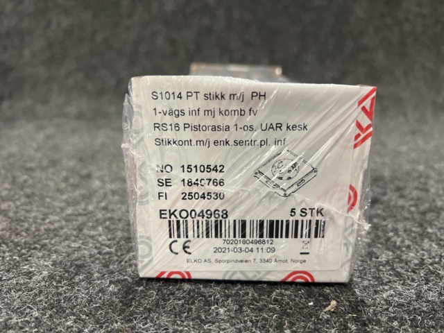 1440502-5 50 st  1-vägsuttag Elko