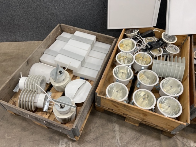 1440558-3 Parti med belysning