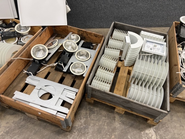 1440558-4 Parti med belysning