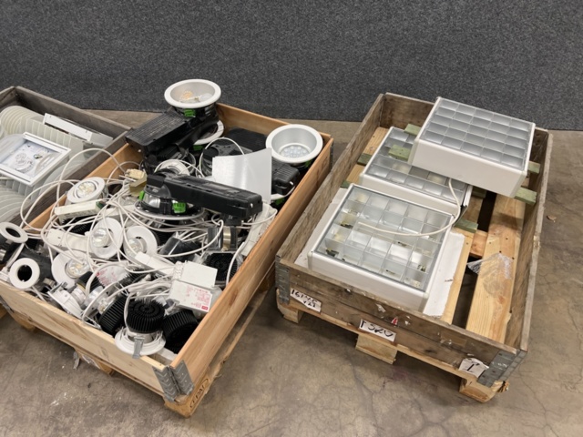 1440558-5 Parti med belysning