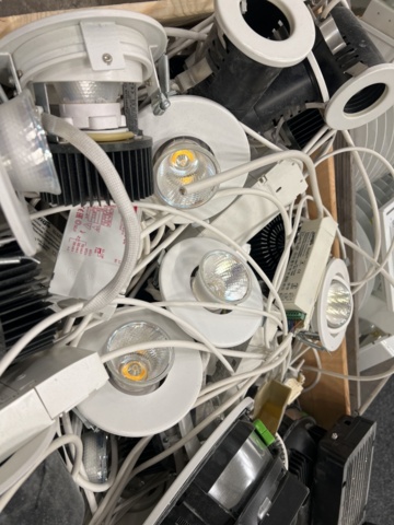 1440558-9 Parti med belysning