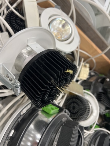 1440558-11 Parti med belysning