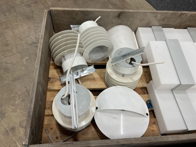 1440558-24 Parti med belysning