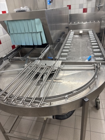 1407982-10 Wexiödisk WD-211E belt dishwasher with associated roller conveyor and washing station