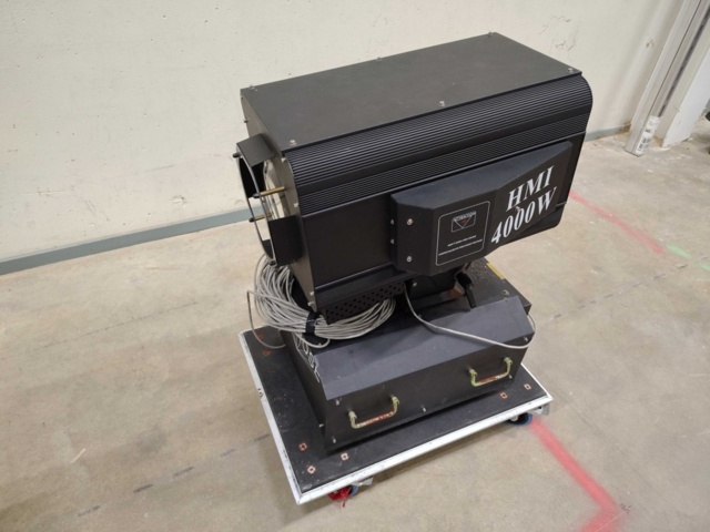 1440388-2 Spotlight / Floodlight HMI 4000W – Skytracker with case