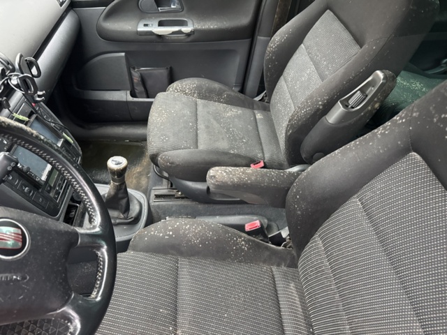 1321063-9 SEAT Alhambra 7-Seater 2.0 TDI PD Manuell, 140hk, 2008 (Reparationsobjekt)