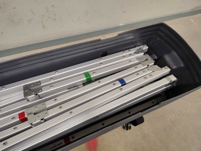 1440401-4 Portable Projector screen 4:3, with leg stand