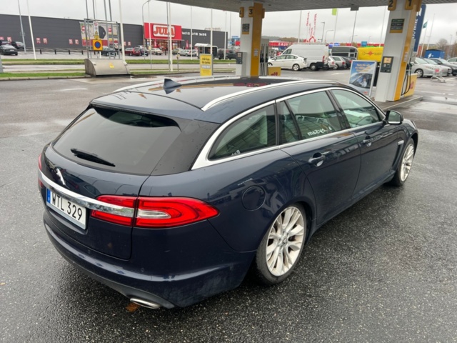 1274829-5 Jaguar XF Sportbrake 2.2 TDi4 - 2013 (Repair item)