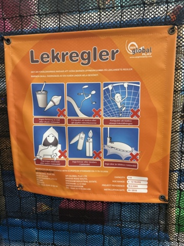 1427480-46 Lekland med hinderbana och rutschkanor - SPI Global Play