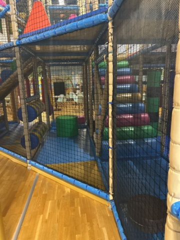 1427480-14 Lekland med hinderbana och rutschkanor - SPI Global Play