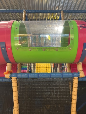 1427480-22 Lekland med hinderbana och rutschkanor - SPI Global Play