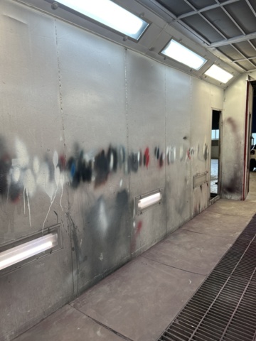 1305232-13 Komplett billackeringsanläggning med ventilationssystem och separat teknikrum