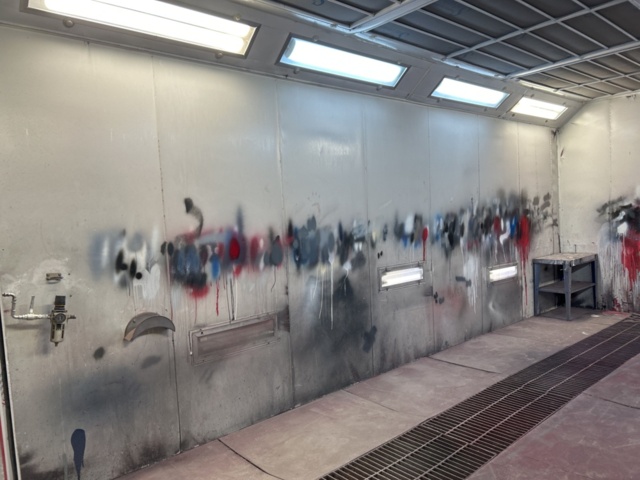 1305232-11 Komplett billackeringsanläggning med ventilationssystem och separat teknikrum