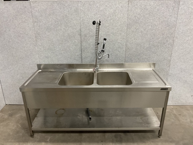 1406584-1 Stainless steel bench with shower head