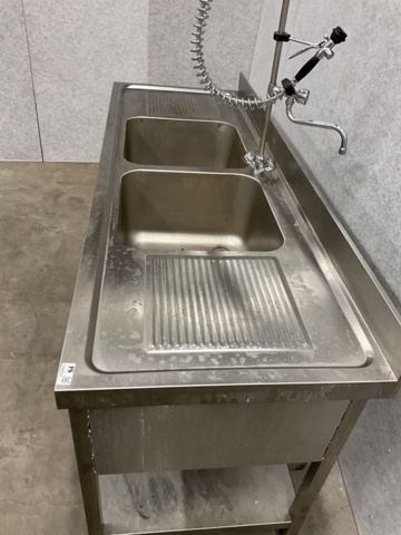 1406584-3 Stainless steel bench with shower head