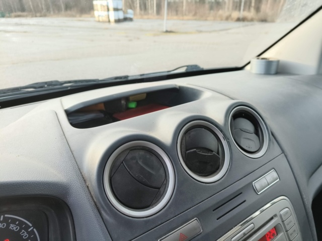 1401012-59 Ford Transit Connect T220 1.8 TDCi -2012 Reparationsobjekt