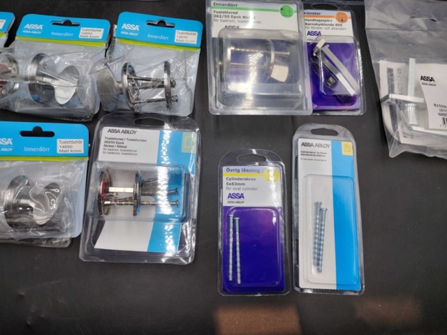 1442743-3 Door and window fittings - Assa Abloy