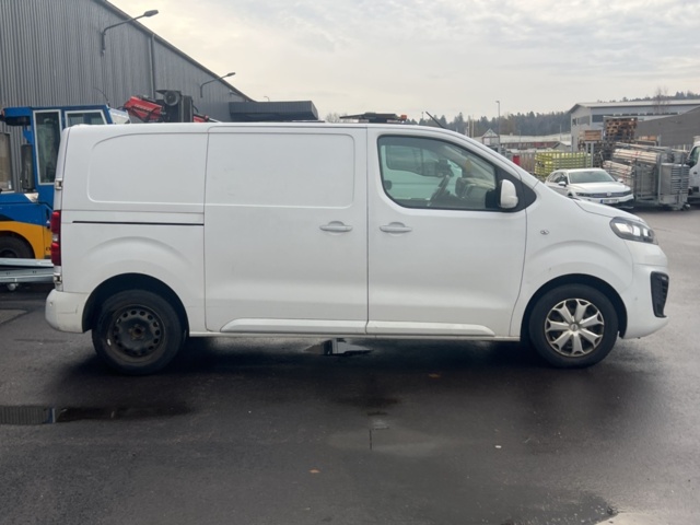 1351350-4 Skåpbil Opel Vivaro IP 2.0 Automatisk, 122hk -2020