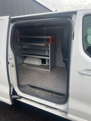 1351350-21 Skåpbil Opel Vivaro IP 2.0 Automatisk, 122hk -2020