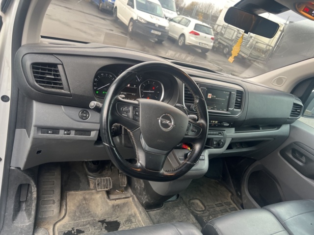 1351350-29 Skåpbil Opel Vivaro IP 2.0 Automatisk, 122hk -2020
