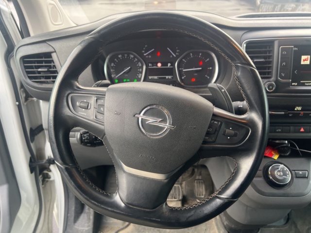 1351350-33 Skåpbil Opel Vivaro IP 2.0 Automatisk, 122hk -2020