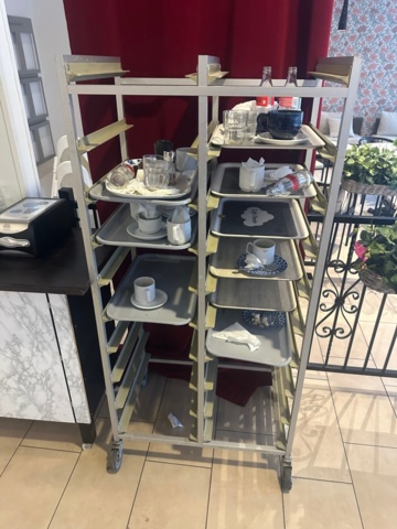 1442987-3 Avlastningsbänk och brickvagn