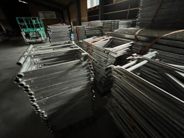 1421624-10 Monzon stor byggställning inkl tillbehör