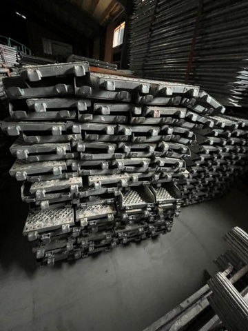 1421624-13 Monzon stor byggställning inkl tillbehör