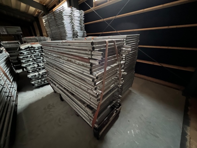 1421624-15 Monzon stor byggställning inkl tillbehör