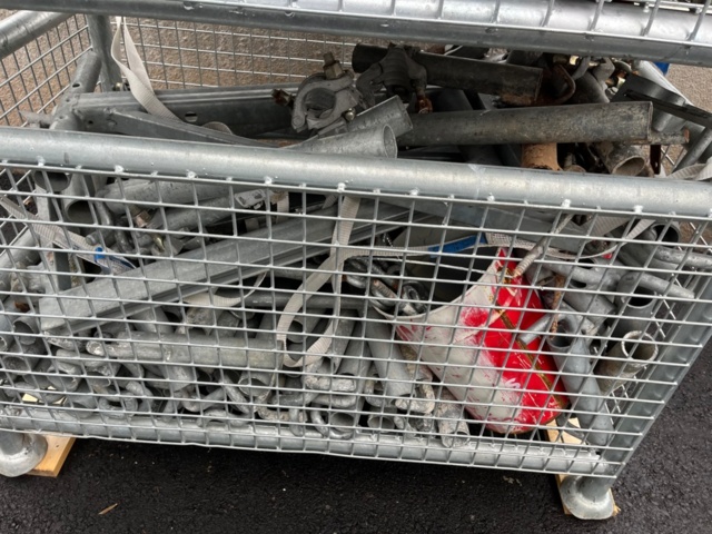 1421624-19 Monzon stor byggställning inkl tillbehör