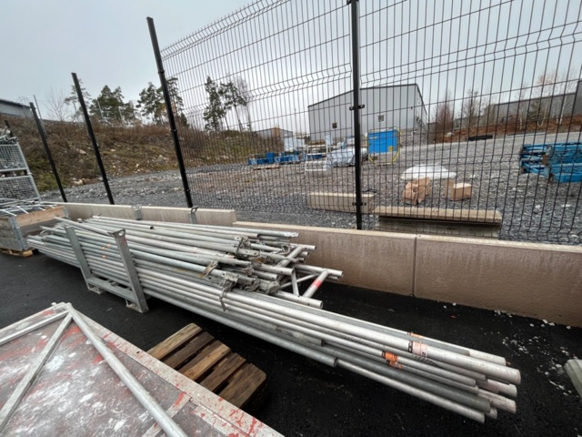 1421624-18 Monzon stor byggställning inkl tillbehör