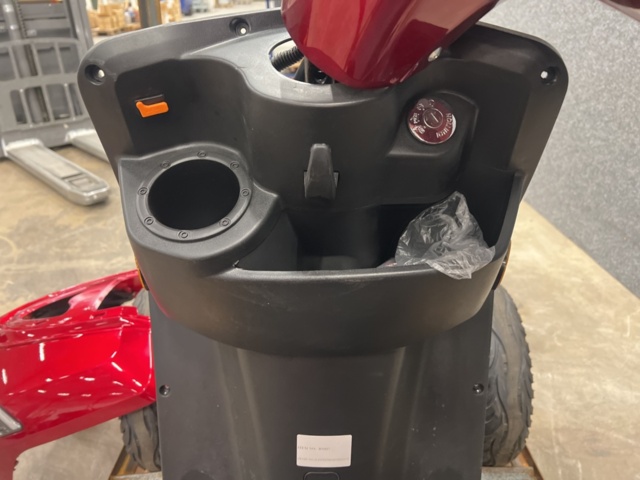 1443074-8 Promenadskoter - Svart & röd