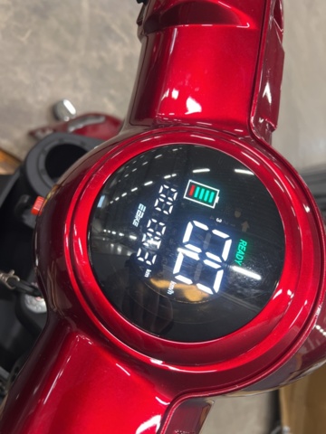 1443074-9 Promenadskoter - Svart & röd