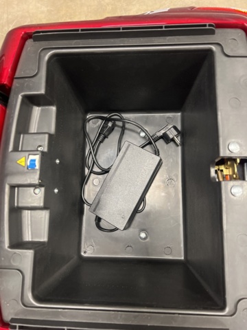 1443074-14 Promenadskoter - Svart & röd