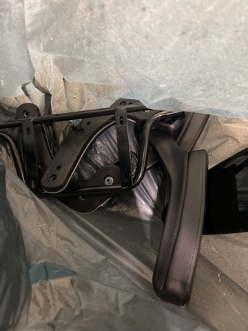 1443074-18 Promenadskoter - Svart & röd