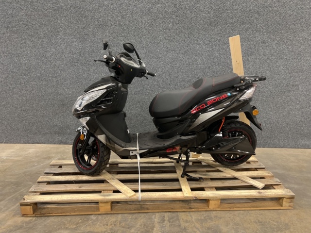 1443075-2 Elmoped - 2000W Svart