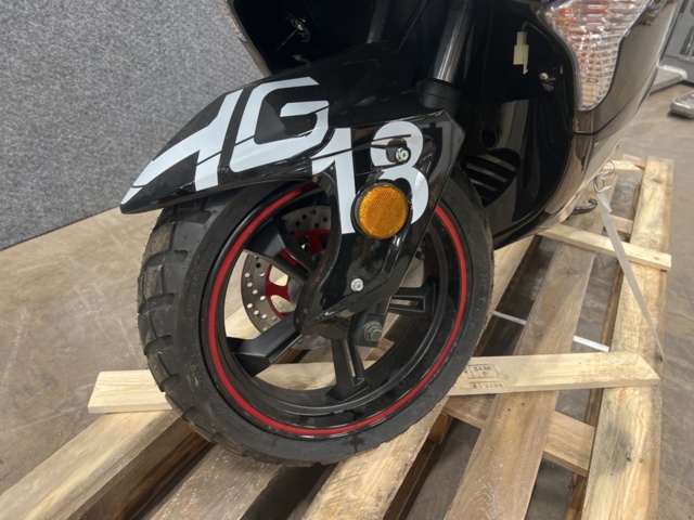 1443075-6 Elmoped - 2000W Svart