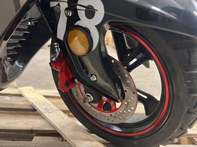 1443075-7 Elmoped - 2000W Svart