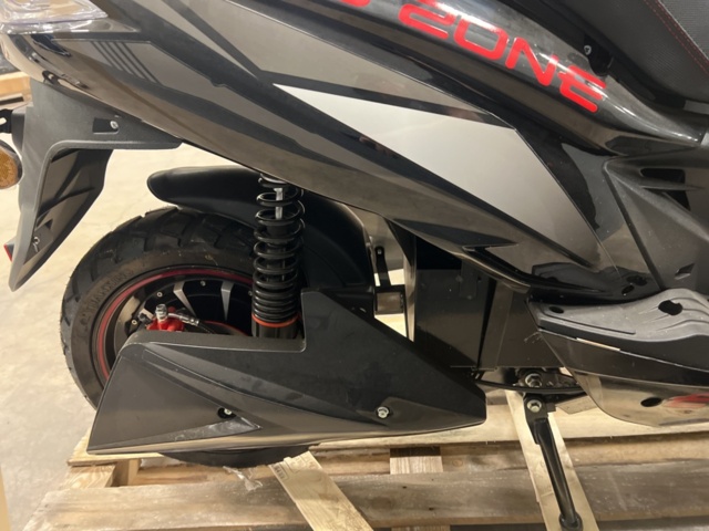 1443075-9 Elmoped - 2000W Svart