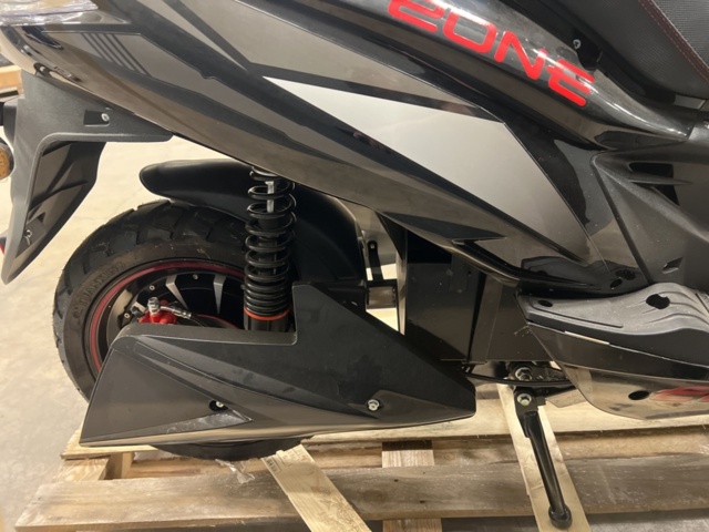 1443075-10 Elmoped - 2000W Svart