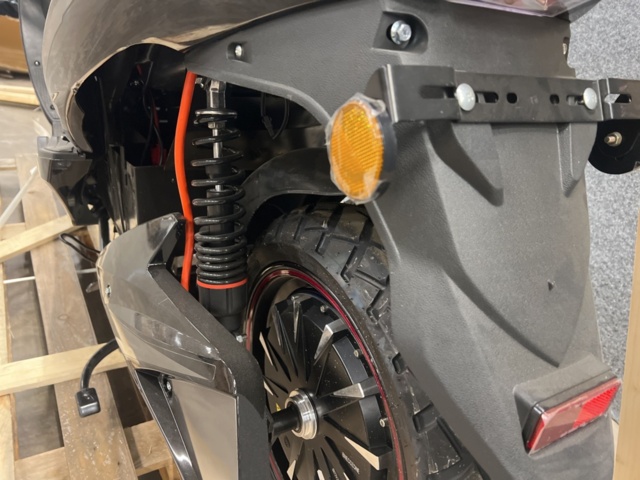 1443075-12 Elmoped - 2000W Svart