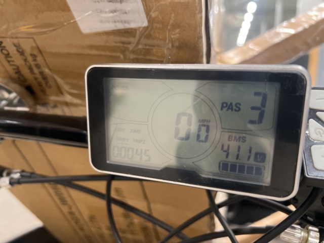 1443076-14 Eldriven Lådcykel med svart låda