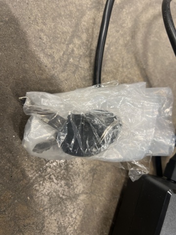 1443076-16 Eldriven Lådcykel med svart låda