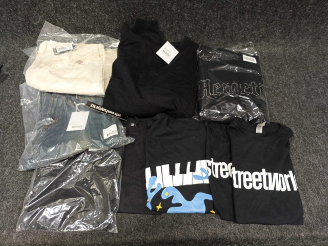 1441134-1 9 st Klädesplagg, Strl S