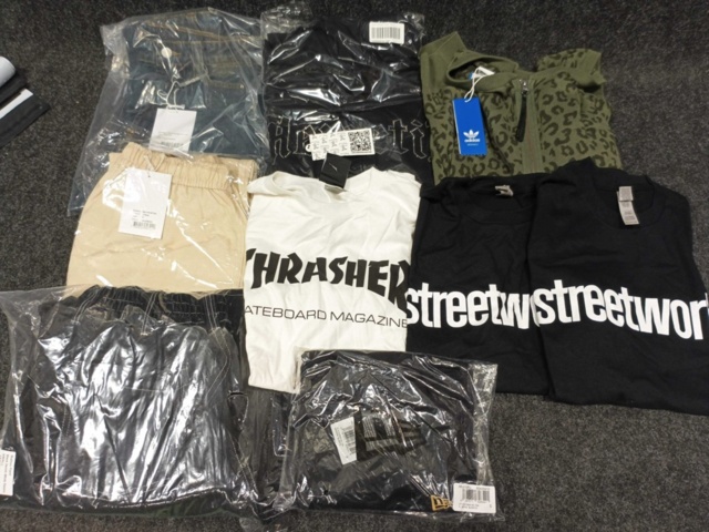 1441136-1 9 st Klädesplagg, Strl S