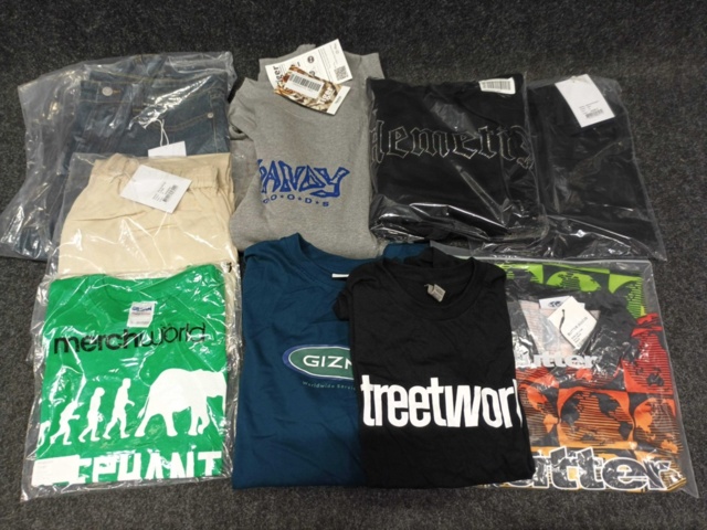 1441138-1 9 st Klädesplagg, Strl S