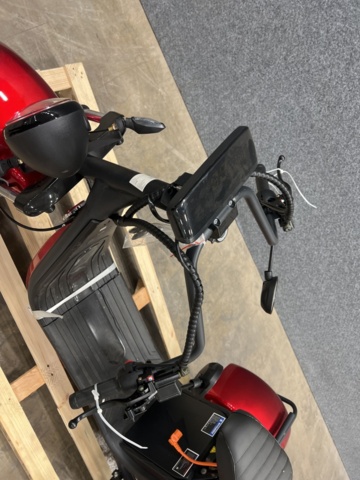 1443078-7 Elscooter Trehjuling - Röd 2000W