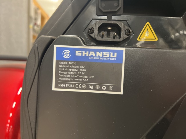 1443078-9 Elscooter Trehjuling - Röd 2000W